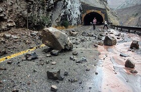 مراقب ریزش سنگ و سقوط بهمن در جاده‌های کوهستانی البرز باشید