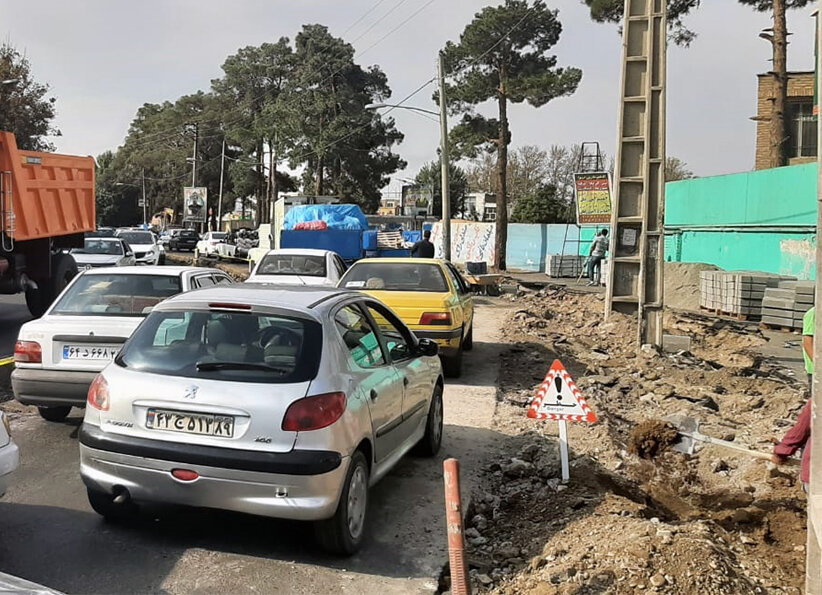 آغاز عملیات اجرایی احداث رفیوژ میانی در خیابان اصلی شهرک مدرس و شیخ سعدی