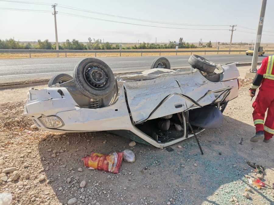 حادثه رانندگی و حریق علفزار در مرز مهران