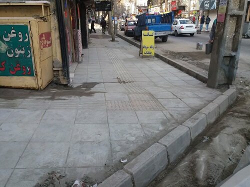 اجرای عملیات پیاده روسازی و جدول‌گذاری در خیابان «عدل» منطقه ۶ کرج