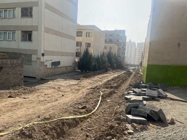 اجرای عملیات بهسازی معابر خیابان‌های محله حسن‌آباد/ آسفالت خیابان استانداری انجام شد