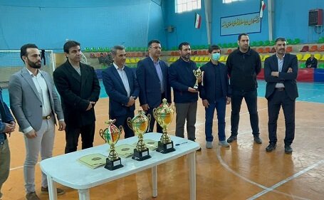 تیم والیبال شهرداری کرج در مسابقات کارگری استان البرز قهرمان شد