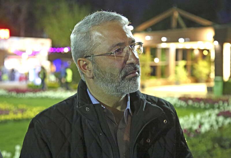 بازدید شبانه شهردار کرج از نهمین جشنواره لاله‌ها