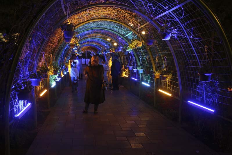 بازی نورها در نهمین جشنواره لاله‌های کرج