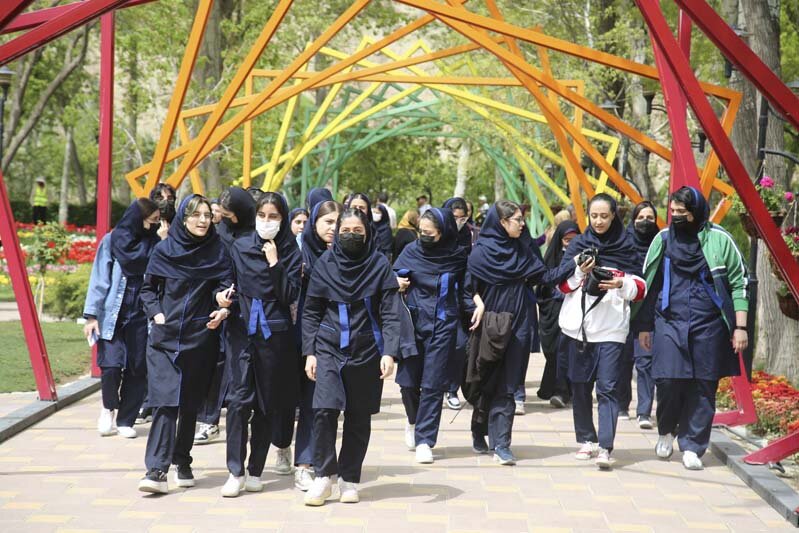 بازدید بیش از 3 هزار دانش‌آموز از نهمین جشنواره لاله‌های کرج