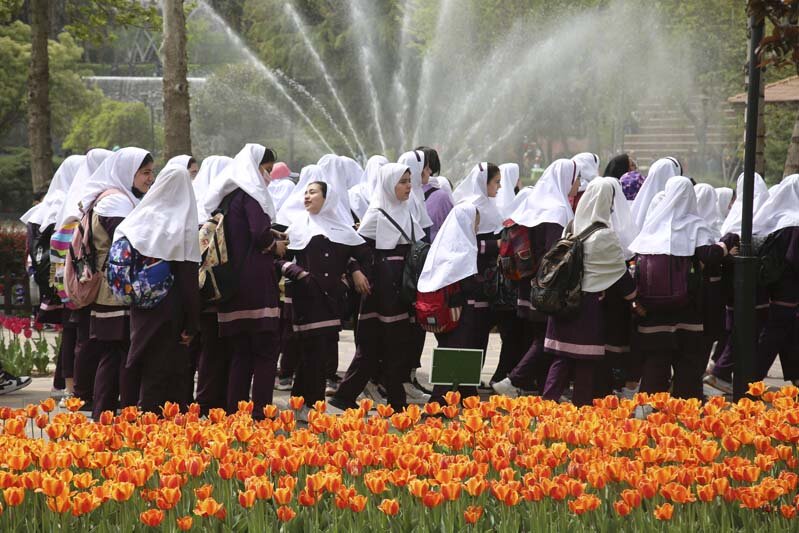 بازدید بیش از 3 هزار دانش‌آموز از نهمین جشنواره لاله‌های کرج