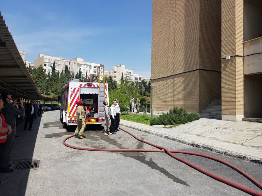 اجرای مانور اطفاء حریق در بیمارستان البرز کرج