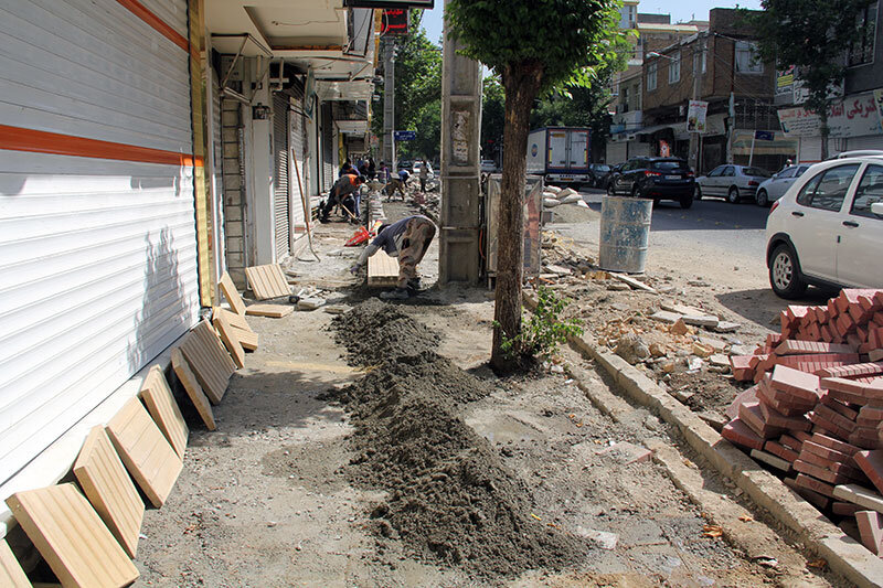 اجرای پروژه بهسازی و نوسازی محیطی خیابان انقلاب در حصارک پایین