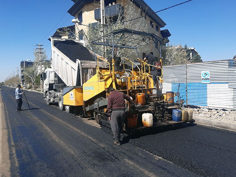 اتمام عملیات زیرسازی و روکش آسفالت کمربندی کنار گذر شرقی مهرشهر (خیابان گلستان)