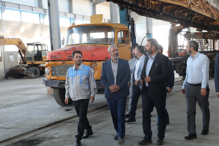 بازدید شهردار و اعضای شورای شهر کرج از شرکت تولید قطعات بنتی تراورس